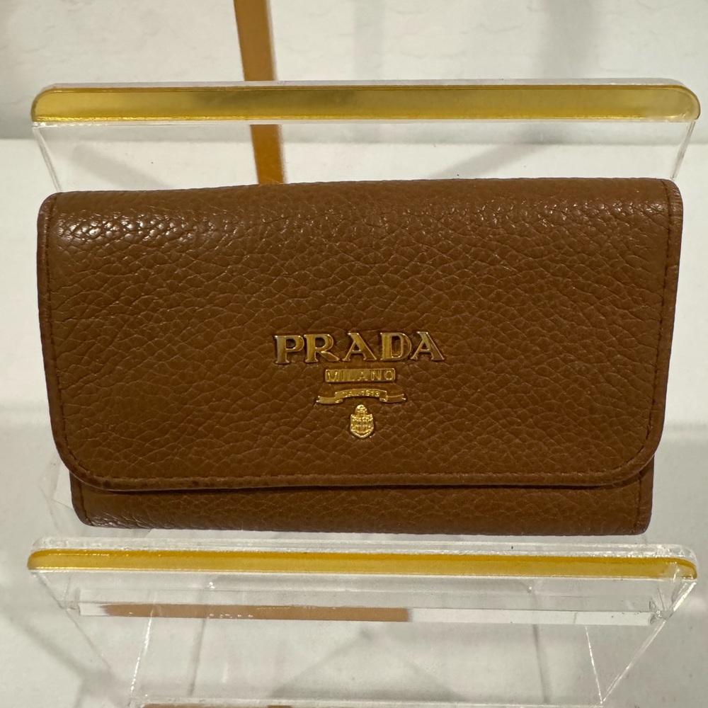 PRADA RARE Color 6 Ring Key/Card Holder Pebble Leather in Carmel Color